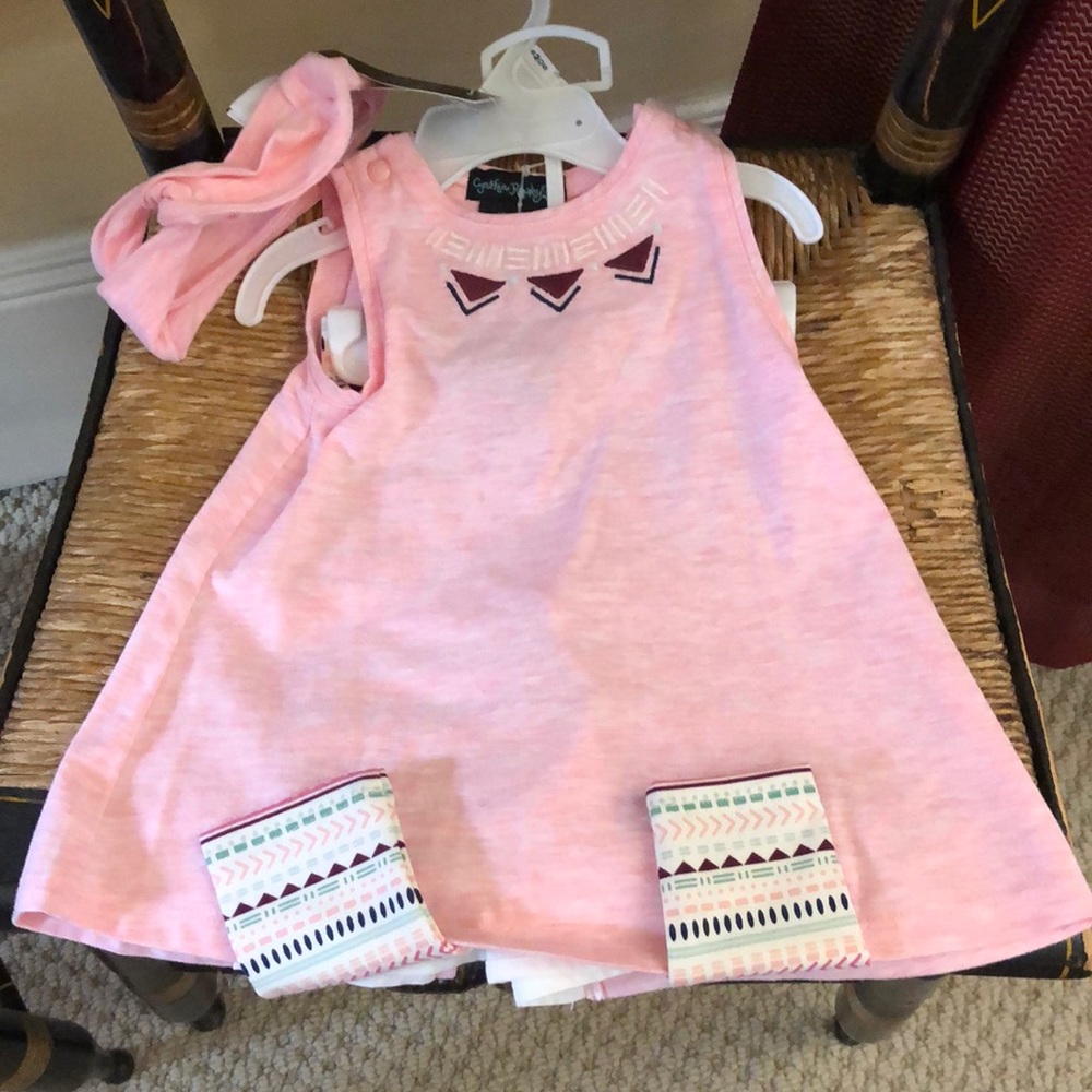 Beautiful pink dress with embroidered size 6-9